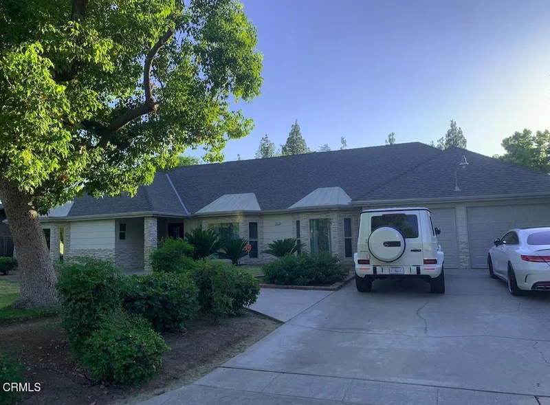 5431 N Kavanagh Avenue, Fresno, CA 93711