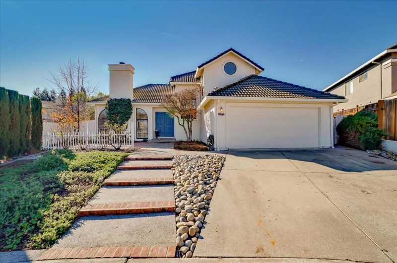 9085 Guaymas, Gilroy, CA 95020