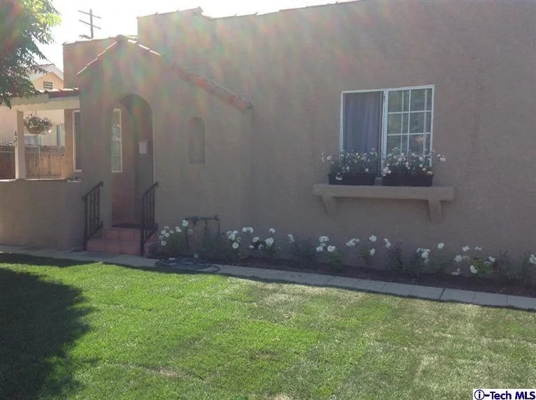 621 Hillview, Los Angeles, CA 90022