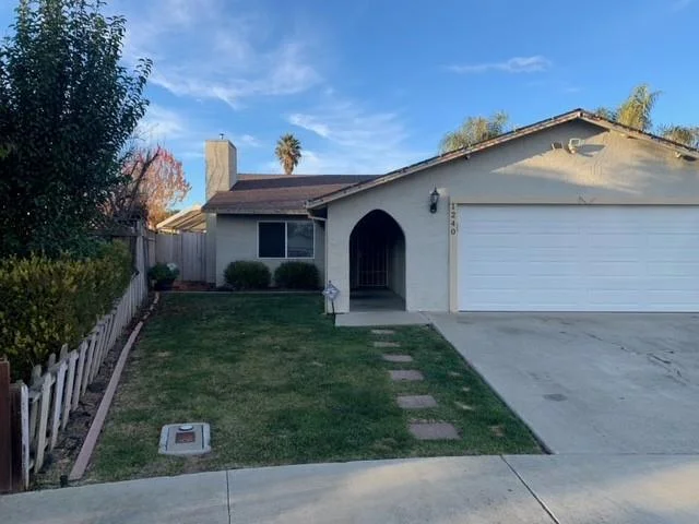 1240 Ione, Hollister, CA 95023