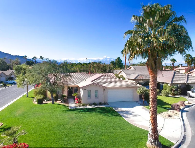 45945 La Reina, La Quinta, CA 92253