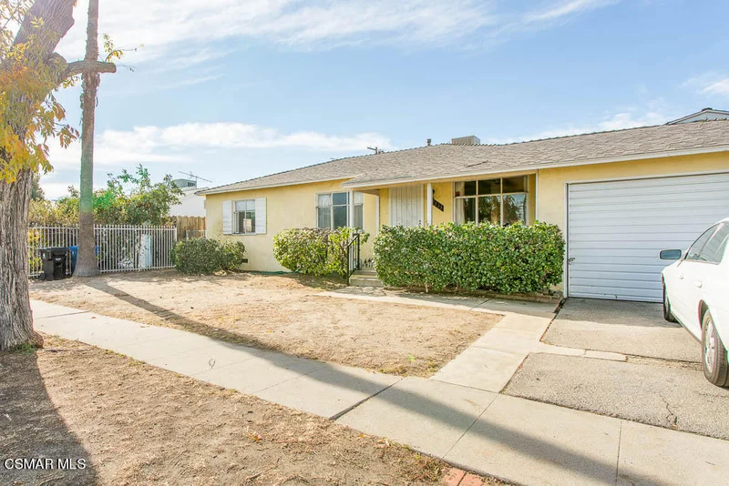 8733 Hazeltine, Panorama City, CA 91402