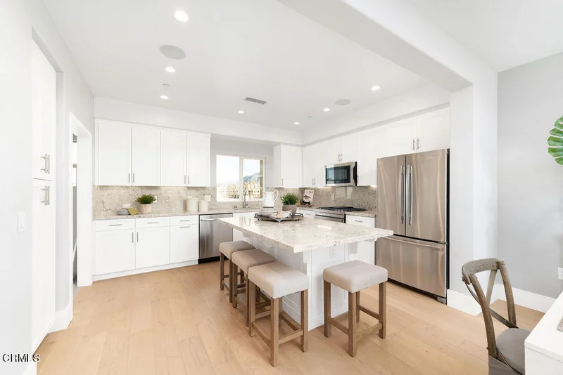 301 Rendar, Camarillo, CA 93012