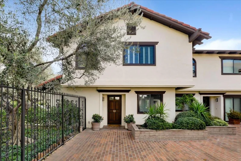 430 Lassen #10, Los Altos, CA 94022