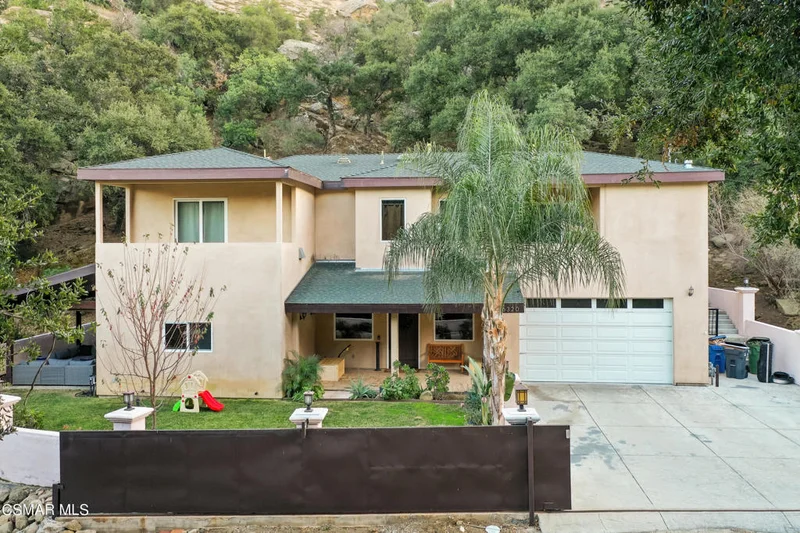 6320 Del Robles, Simi Valley, CA 93063