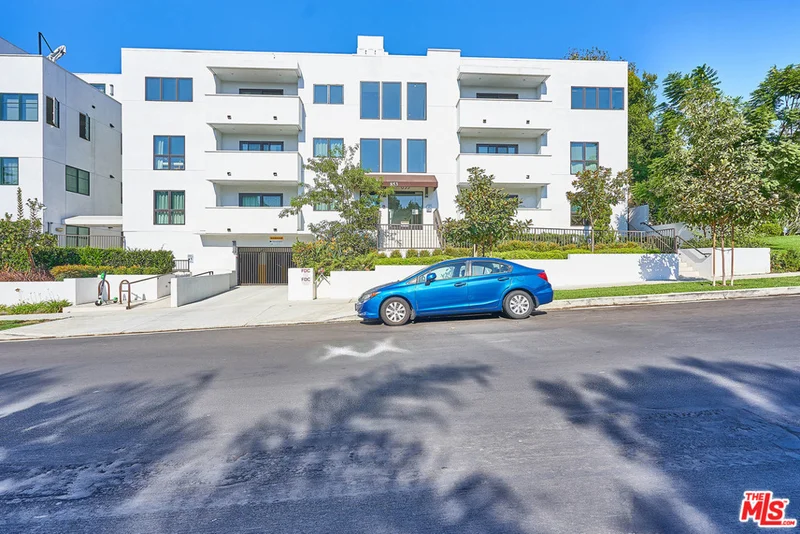 853 Lucerne #101, Los Angeles, CA 90005