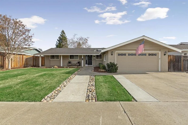 7670 Santa Barbara, Gilroy, CA 95020