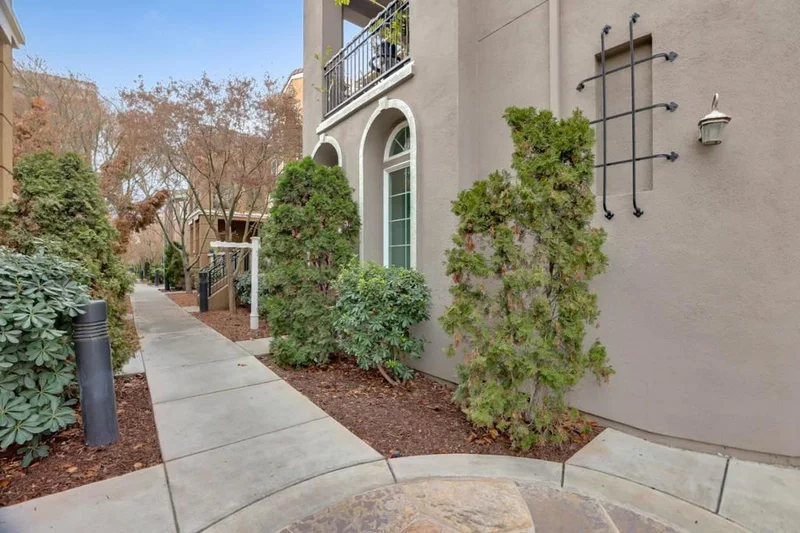 2299 Winepol, San Jose, CA 95125