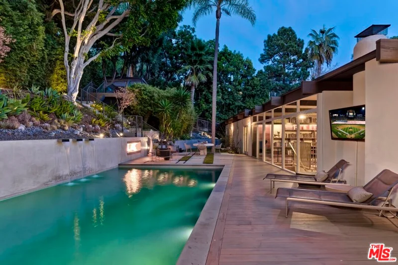 12305 Rochedale, Los Angeles, CA 90049