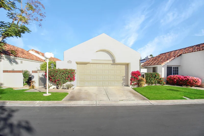 77686 Calle Las Brisas, Palm Desert, CA 92211