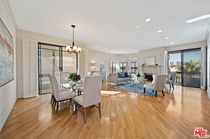 8642 Gregory #304, Los Angeles, CA 90035