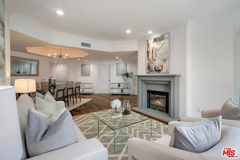 430 Oakhurst #207, Beverly Hills, CA 90210