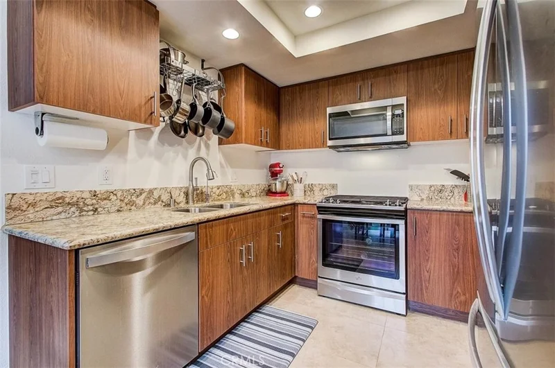 866 13th #1, Azusa, CA 91702