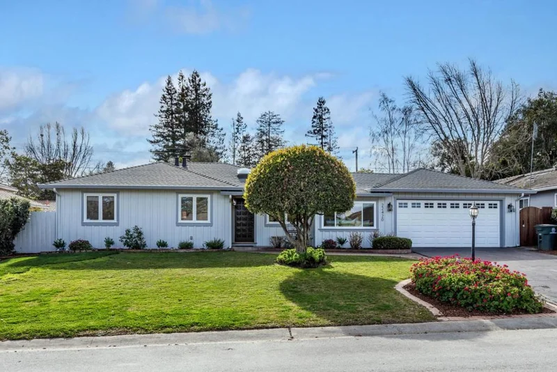 22420 Creston, Los Altos, CA 94024