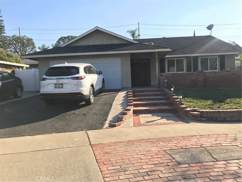 858 Santa Cruz, Corona, CA 92882