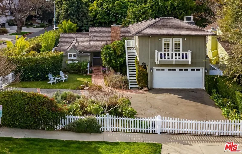 4251 Hazeltine, Sherman Oaks, CA 91423