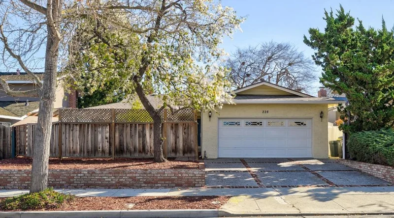 228 Corral, Sunnyvale, CA 94086