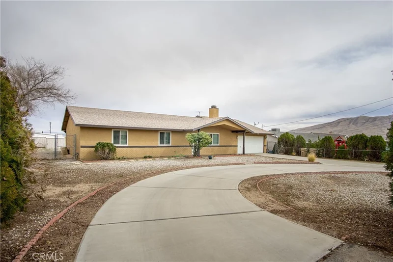 19094 Live Oak, Hesperia, CA 92345