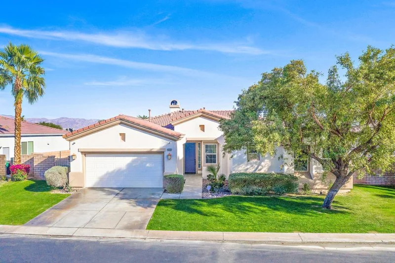 43210 Parkway Esplanade, La Quinta, CA 92253