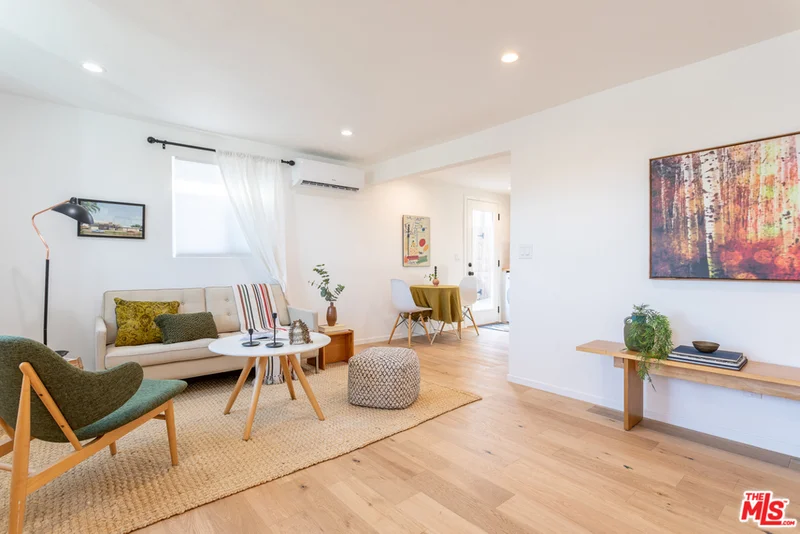 2264 Fargo, Los Angeles, CA 90039