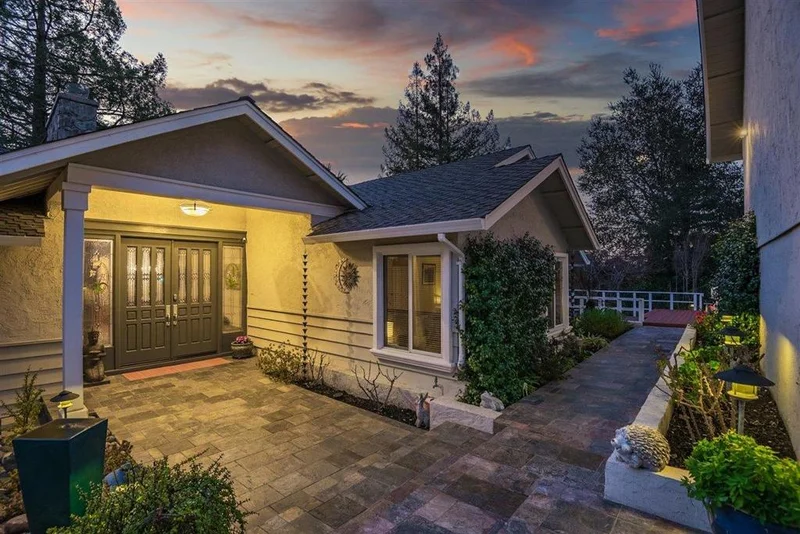 18656 Vessing, Saratoga, CA 95070