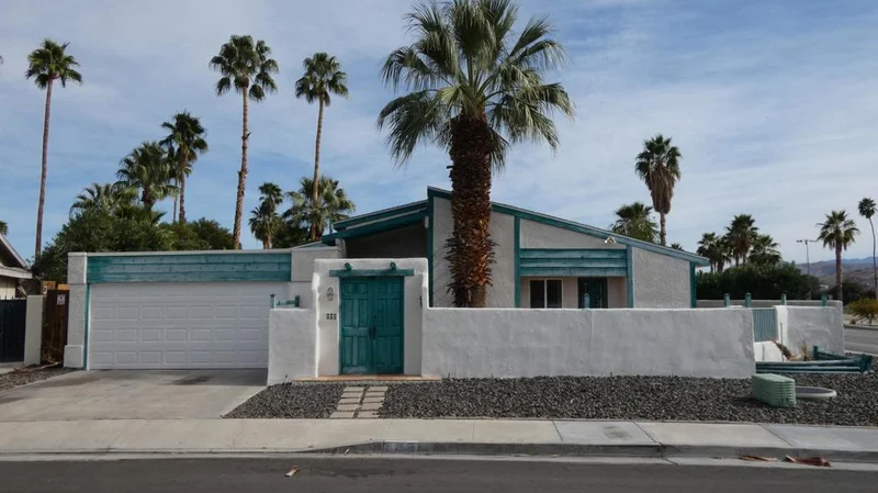 888 Mountain View, Palm Springs, CA 92264