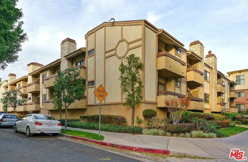 12355 Chandler #206, Valley Village, CA 91607