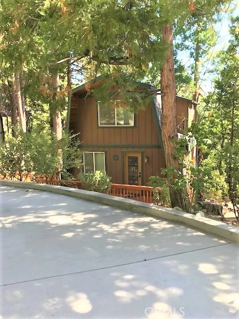 863 Nadelhorn, Lake Arrowhead, CA 92352