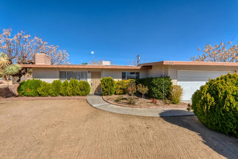 61820 Petunia, Joshua Tree, CA 92252