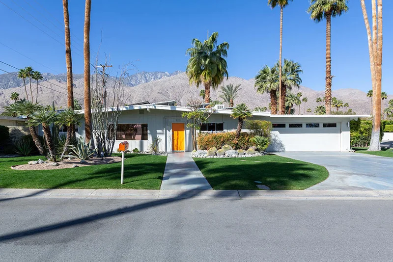 1033 Calle De Maria, Palm Springs, CA 92264
