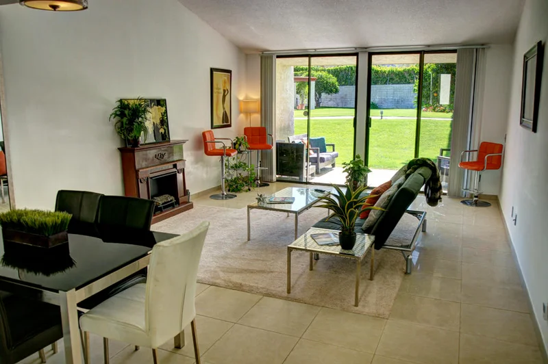 1121 La Verne, Palm Springs, CA 92264