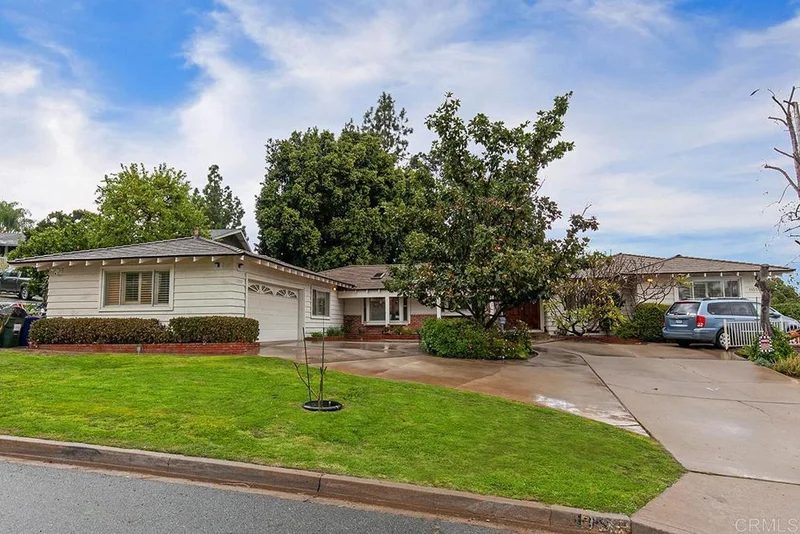 11558 Rolling Hills Dr., El Cajon, CA 92020