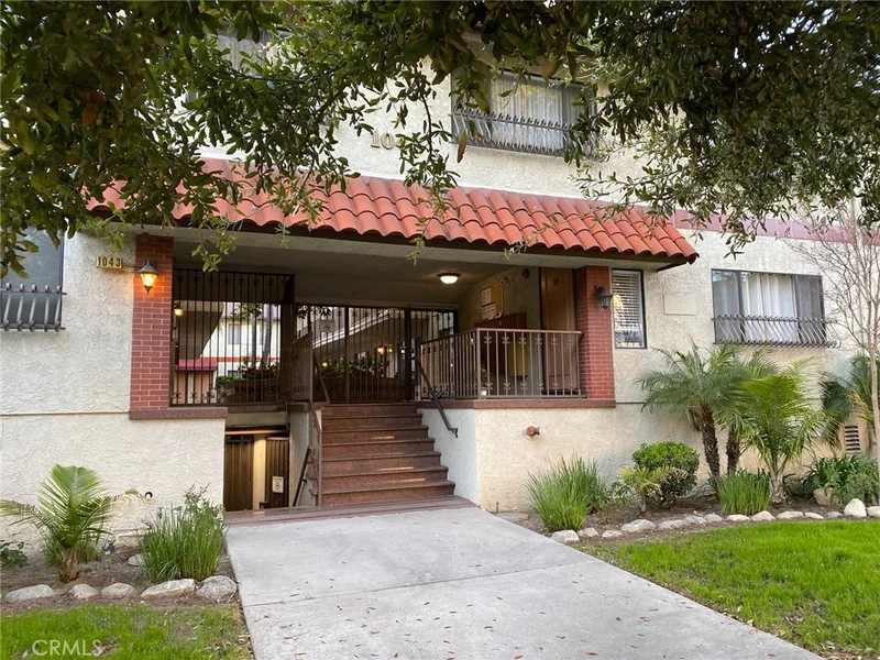 1043 Thompson #16, Glendale, CA 91201