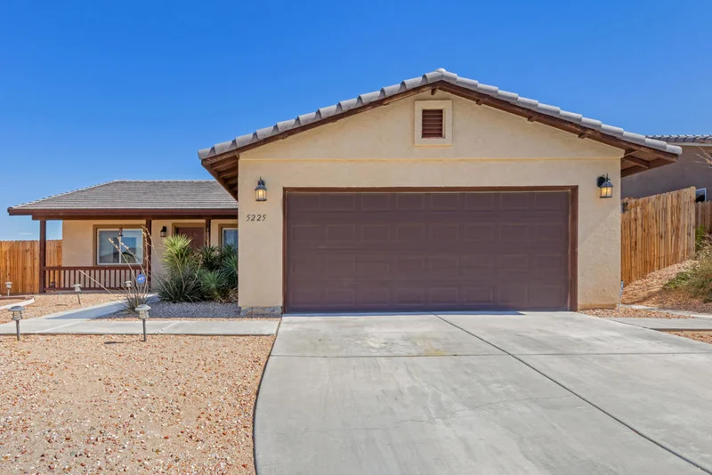 5225 Split Rock, 29 Palms, CA 92277