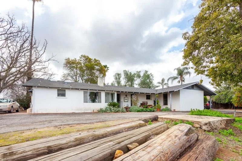 1182 Hubbard, Escondido, CA 92027