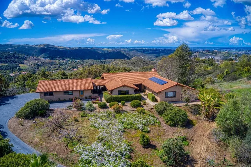 30138 Disney Ln, Vista, CA 92084