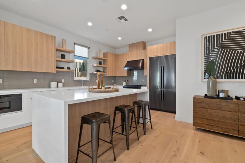 191 Julian, San Jose, CA 95110