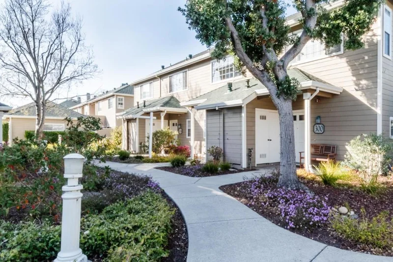 302 Treasure Island, Belmont, CA 94002