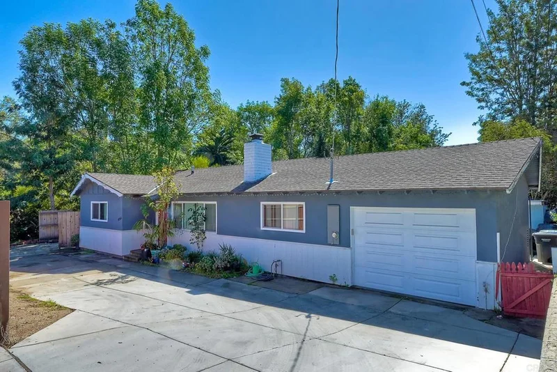 1025 Fallbrook, Fallbrook, CA 92028