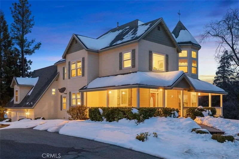27601 Cedarwood Dr, Lake Arrowhead, CA 92352