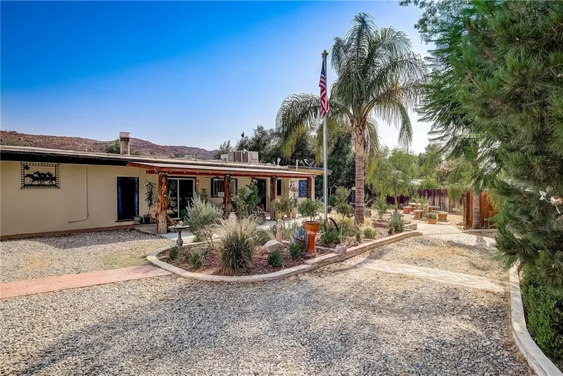 41581 Crest, Hemet, CA 92544