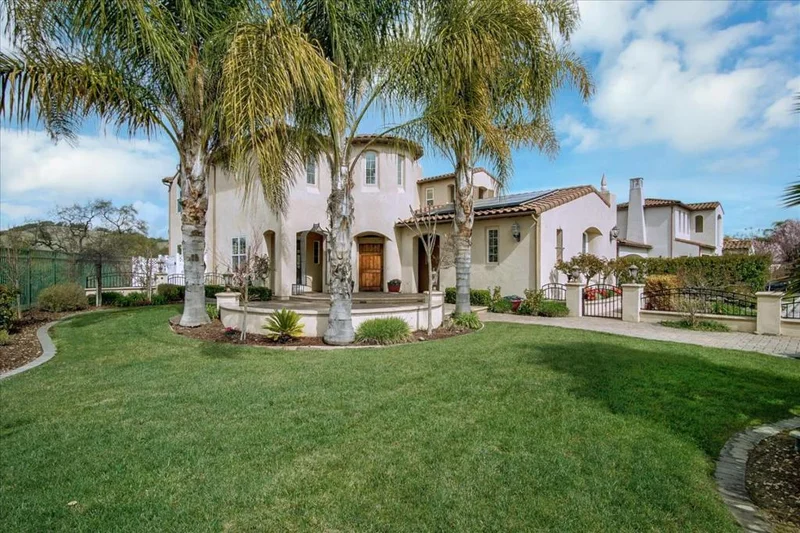 2560 Muirfield, Gilroy, CA 95020