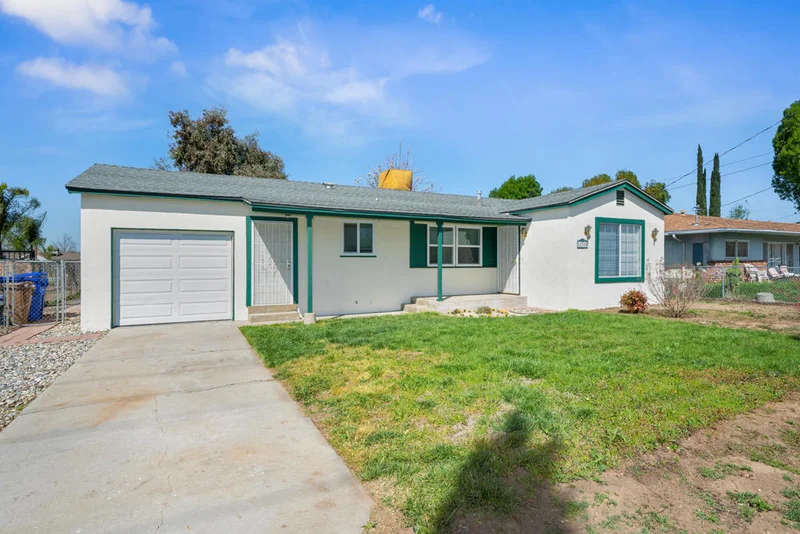 12360 16th, Yucaipa, CA 92399