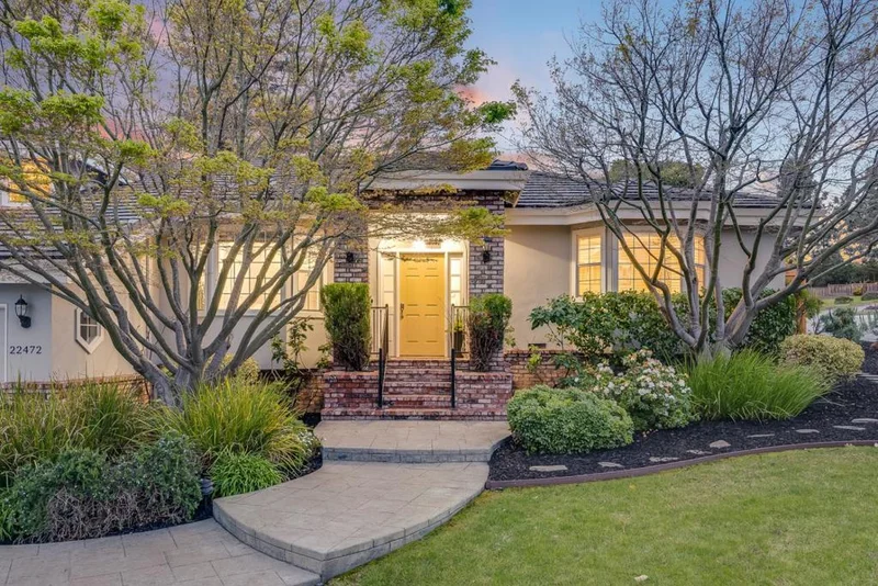 22472 Ainsworth, Los Altos, CA 94024