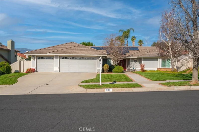 225 Silvertree, Redlands, CA 92374