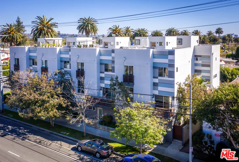 11814 Washington, Los Angeles, CA 90066