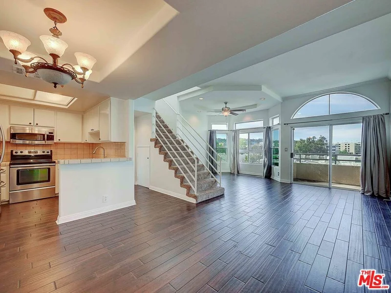 4230 Colfax #301, Studio City, CA 91604