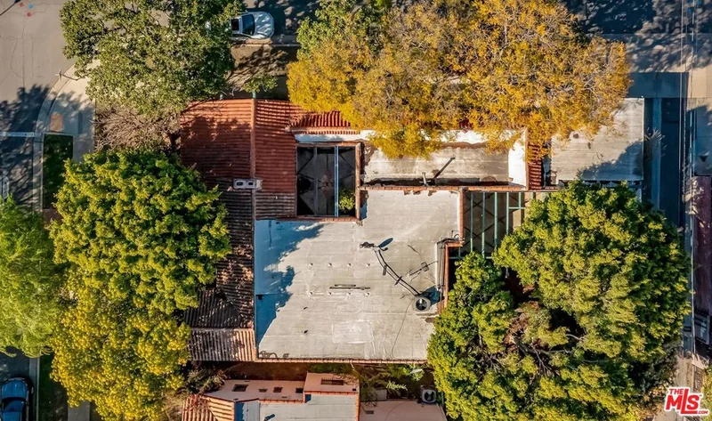 300 Almont, Beverly Hills, CA 90211