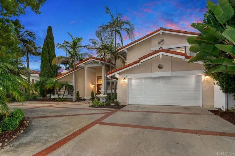 2736 Llama, Carlsbad, CA 92009