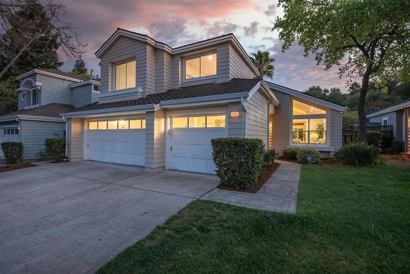 11907 Woodhill, Cupertino, CA 95014